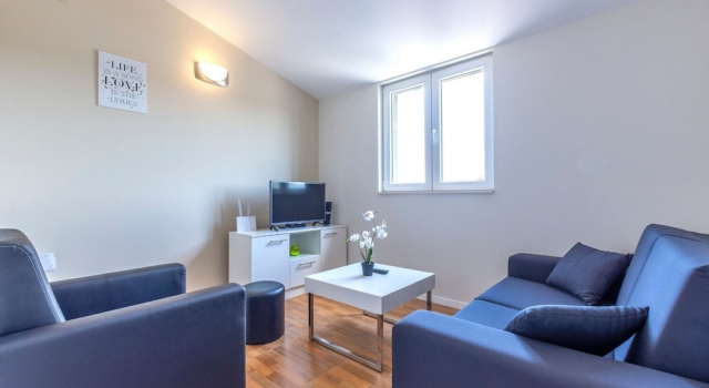 Apartments Dalis, Забронировать Апартаменты/квартира Отели Милна с бассейном, Бассейн