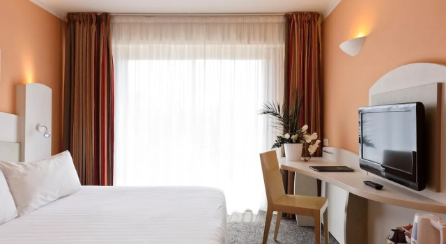 Двухместный номер Comfort с балконом Best Western Astoria