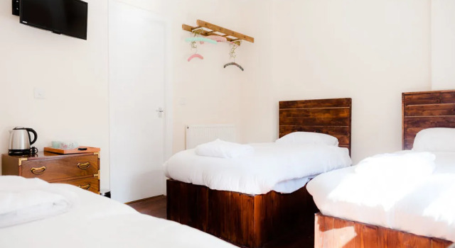 Le Bateau Aparthotel, Забронировать Апарт-отель Апарт-отели Ливерпуля, рядом с Железнодорожная станция Ливерпуль-Джеймс-стрит, Апарт-отель