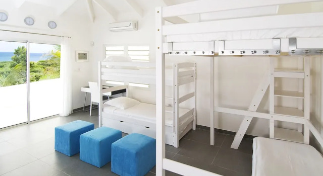 Вилла с 6 комнатами Alizee by Island Properties Online