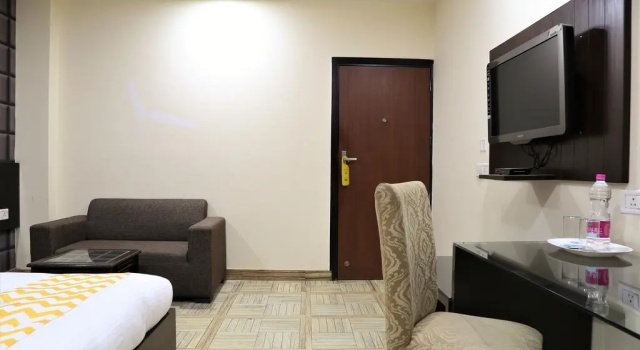 Oyo 29223 Golf View Prime, Varaa Hotelli Gurgaon 