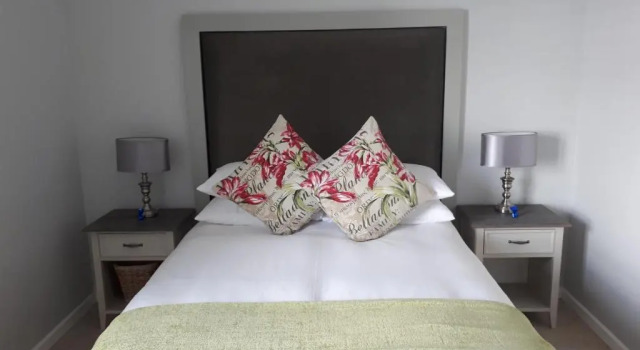 51 Trafford, Buchen Sie Hotel Hotels in George mit Parkplatz, Parkplätze