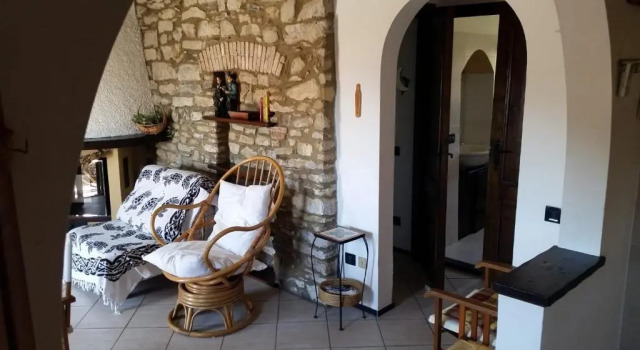 via vione 70 bis