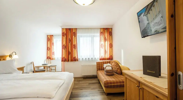 Номер Economy Hotel Vorderronach Sommer-Joker-Card in Saalbach & Parkplatz