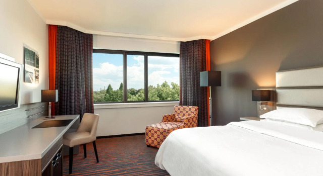 Двухместный клубный номер Premium Sheraton Essen Hotel
