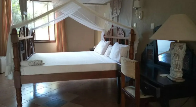 Двухместный номер Deluxe с видом на бассейн Serene Hotel