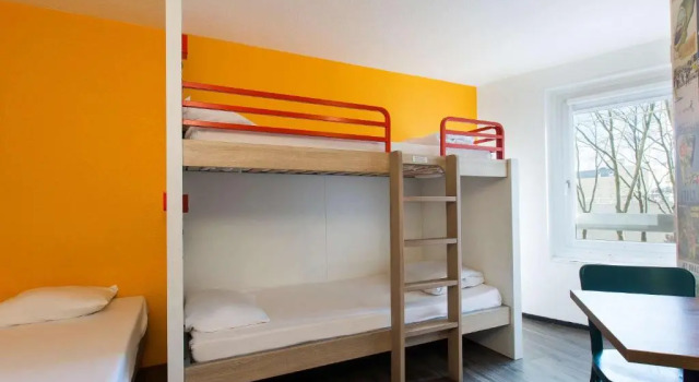 Трёхместный номер Standard hotelF1 Cergy