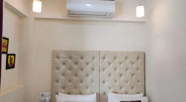 Семейный номер Standard Hotel Guru Surbhi