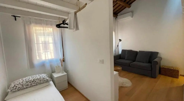 Palazzina privata di due piani con soppalco