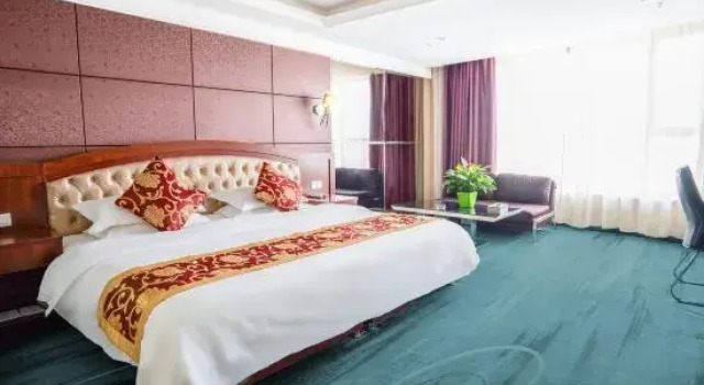 Shangcheng Business Hotel, Prenota Hotel Hotel a Xinjiang con parcheggio, Parcheggio