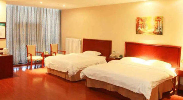 Семейный номер Standard GreenTree Inn WeiHai RongCheng Bus Station BORDER TRADE CITY Express Hotel