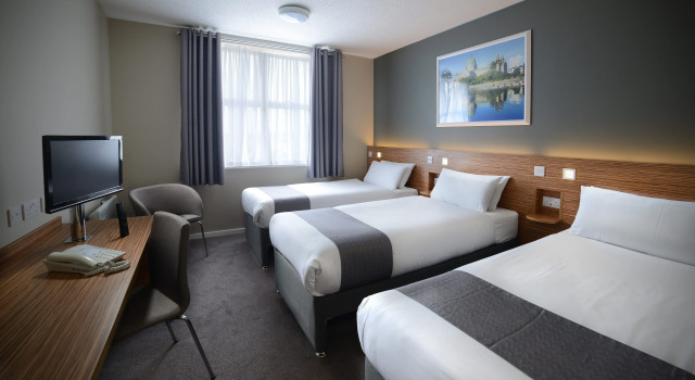 Travelodge Plus Galway, Забронировать Отель Отели Голуэй с парковкой, Парковка