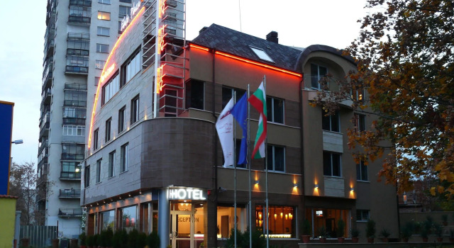 Elate Plaza Business Hotel