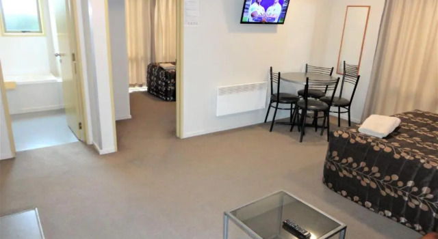 Семейные апартаменты c 1 комнатой Bealey Avenue Motel