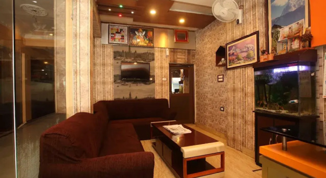 Oyo 512 Hotel Brindaban