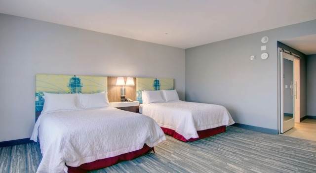 Четырёхместный номер Accessible Hampton Inn & Suites Portland West