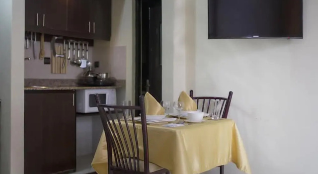 Трёхместный номер Standard с балконом Apparts-hôtel ISNI