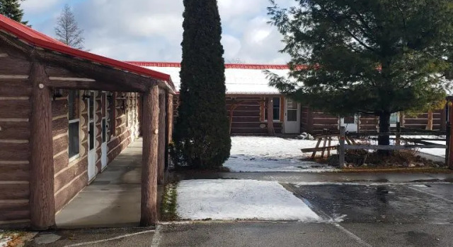 Birchwood Motel, Book Motel Hoteller i Evergreen Shores med parkering, Parkering