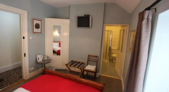 Rolling Wave Guesthouse, Prenota Affittacamere Bundoran 