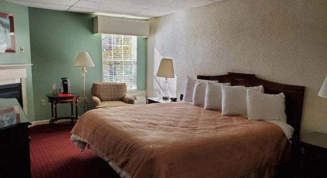 Номер Standard Fireside Inn and Suites Bangor