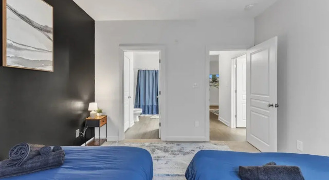 Upscale 2BR Suite Mins Downtown Raleigh, Забронировать Апартаменты/квартира Апартаменты Кэри, Апартаменты/квартира