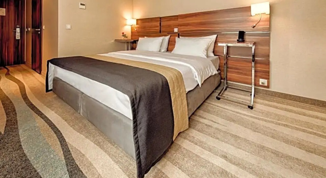 Номер Superior Warsaw Plaza Hotel