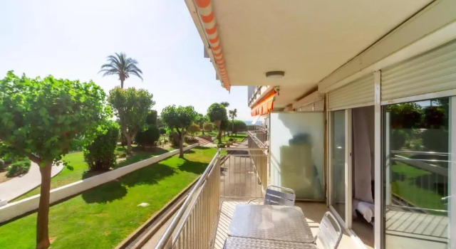 Апартаменты Residencial Costamar next Bcn, 50m beach with swimmingpool