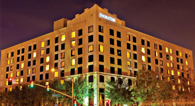 Двухместный номер Deluxe Hotel Zessa Orange County Airport, a DoubleTree by Hilton
