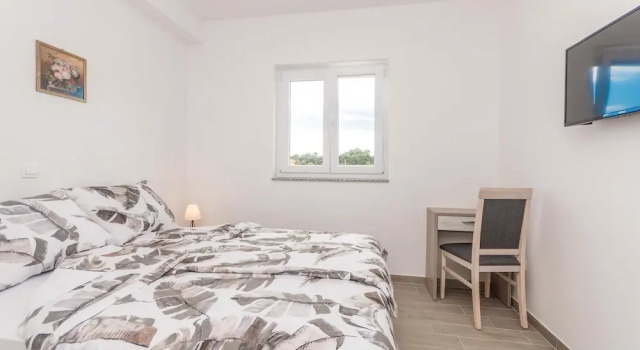 Beautiful Apartment in Biograd With 1 Bedrooms, Wifi and Outdoor Swimming Pool, Забронировать Апартаменты/квартира Отели Биоград-на-Мору с бассейном, рядом с Частный Пляж «Кемп Сенди», Бассейн