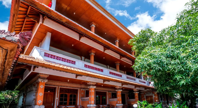 OYO 2411 Taman Mekar Beach Inn 2