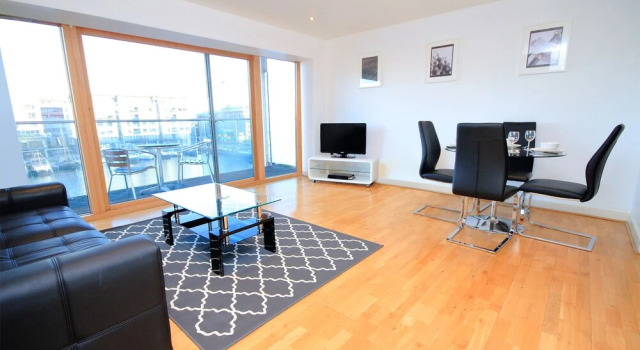 Magnificent Waterview Forbes Street, Забронировать Отель Отели Дублина 4 звезды, рядом с Стадион для собачьих бегов Шелбурн-парк, 4*