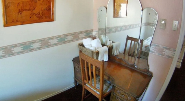 The Inn at Spences Bridge, Забронировать Отель Отели Британской Колумбии с парковкой, Парковка