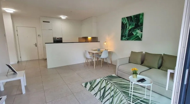 "central Brand New Apartment With Private Parking", Забронировать Апартаменты/квартира Лугано Лугано, рядом с Спортивный комплекс «Pista La Resega»
