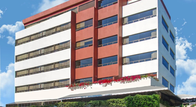 Hotel Santander Plaza, Rezervovat Hotel Hotely v Guatemala s parkováním, poblíž Oakland Mall, Parkování