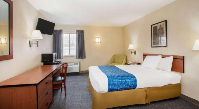 Двухместный номер Accessible Travelodge by Wyndham Colorado Springs Airport - Peterson SFB