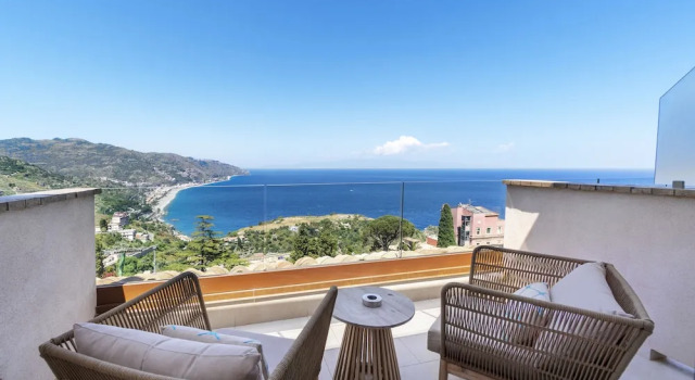 Номер Standard Мансарда с видом на море Villa Fiorita Boutique Hotel