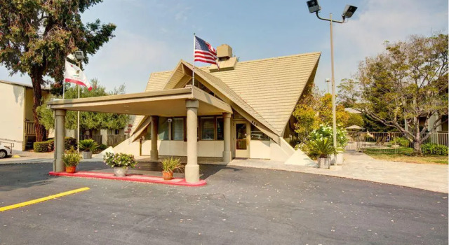 Кровать в общем номере Good Nite Inn Redwood City - San Francisco Airport