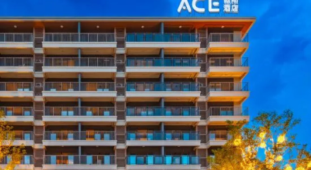 Xichang ACE Holiday Hotel (Qionghai · 17 Degrees Sunshine Coast), Prenota Hotel Xichang Sichuan