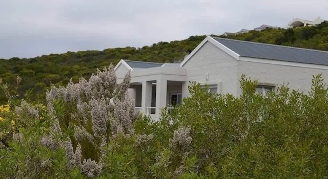 Self at Plett 1, Забронировать Отель Отели Плеттенберг-Бей 3 звезды, рядом с Plettenberg Bay Golf Course, 3*