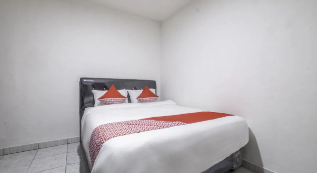 Baladewa Residence Syariah by OYO Rooms, Rezervovat Hotel Karawang West Java