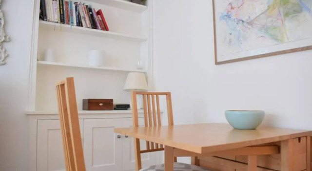 Shepherd's Bush 2 Bedroom Flat With Garden