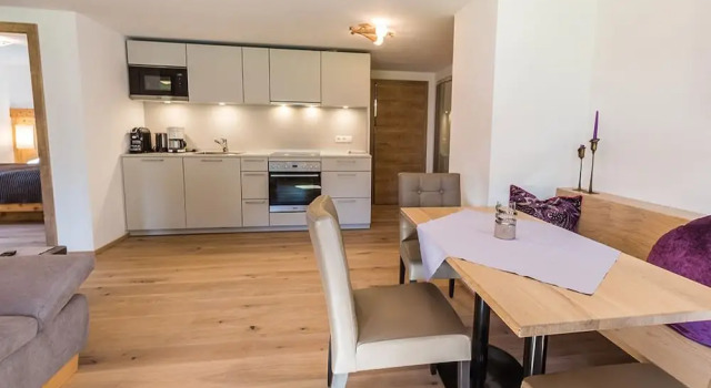 Апартаменты с 2 комнатами с балконом sHoamatl Dorfkrug Appartements