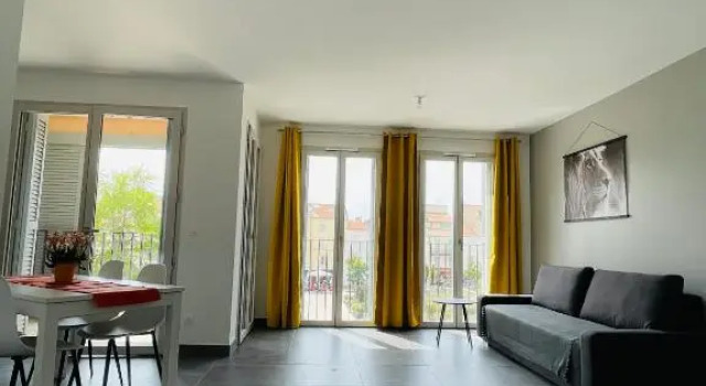 Antibes Old Center Charming Brand New Apartment, Забронировать Апартаменты/квартира Антиб Приморские Альпы
