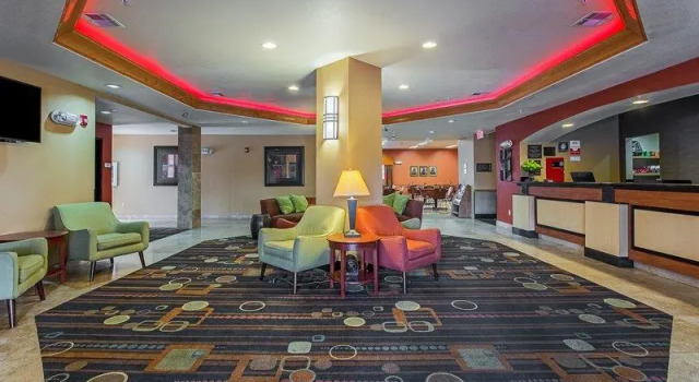 Кровать в общем номере Hotel Ruidoso