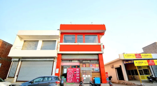 Oyo 42945 Surya Hotel