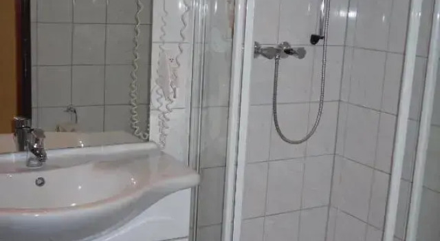 Четырёхместный номер Standard Hotel Boos