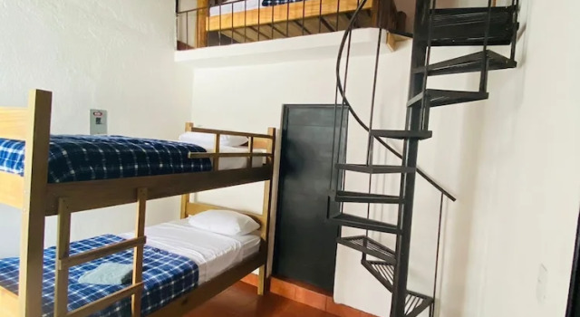 Трёхместный номер Standard Hotel 17-52