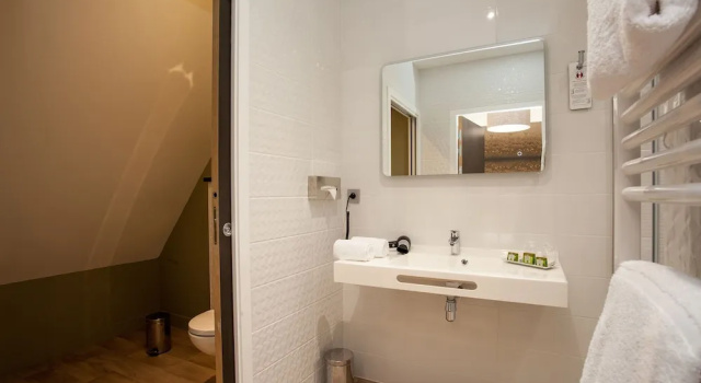 Двухместный номер Comfort Hôtel La Hoirie