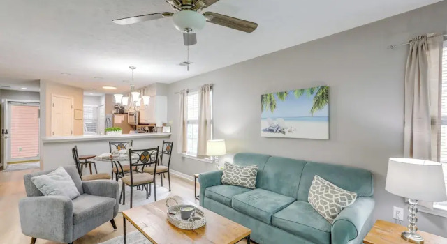 Апартаменты с 2 комнатами с балконом 'southern Charm' Condo w/ Pool ~ 4 Mi to Broadway!