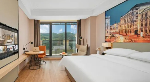 Люкс с красивым видом из окна Vienna International Hotel (Ningde Zhouning Shangcheng Plaza)
